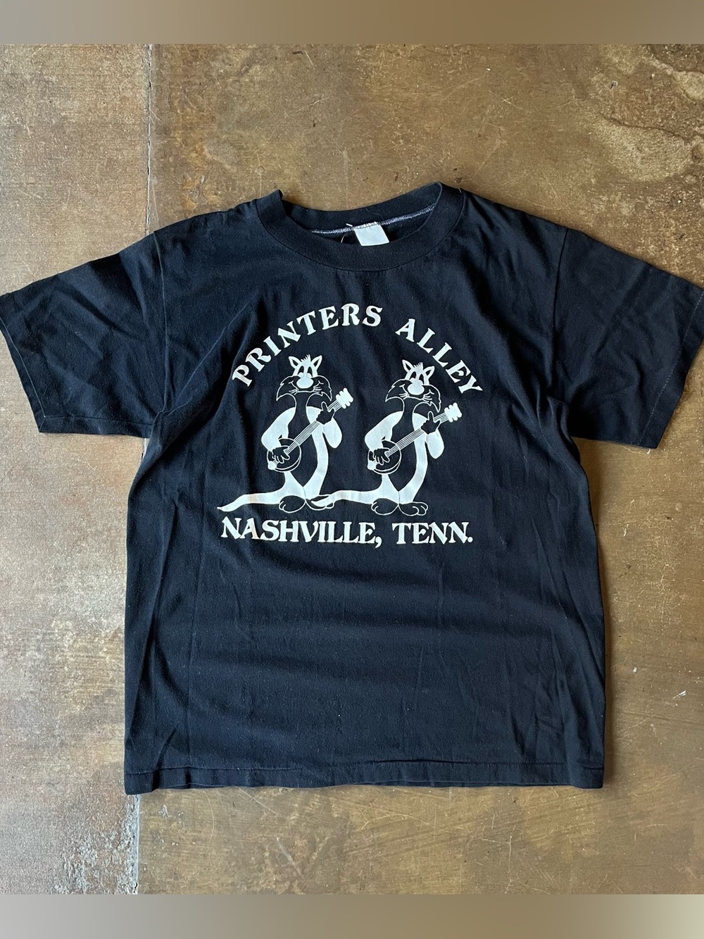 Vintage Printers Alley Nasheville TN Tennessee Cat Graphic Bar Speakeasy T-Shirt
